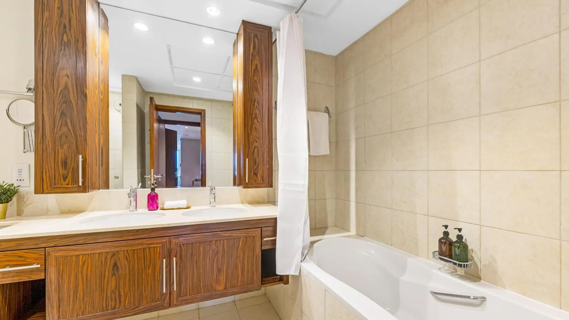 Durrani Homes - Modern Living 3Br With Burj Khalifa And Fountain View - Third Room Without Partition Dubai Apartment